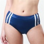 �t�m�h�r�d�w�@����X�g���b�`�[�^���C������u���}�@�l�C�r�[(�R�X�v���ߑ�)